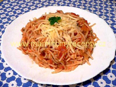 Špagety s rajčaty a sardinkami