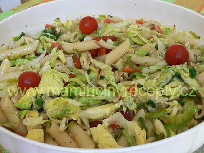 Těstovinový salát s pórkem