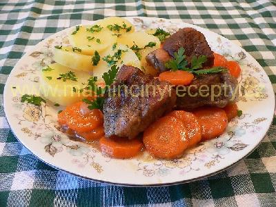 Pečené maso s mrkví