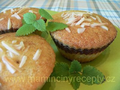 Kefírové muffiny s mandlemi