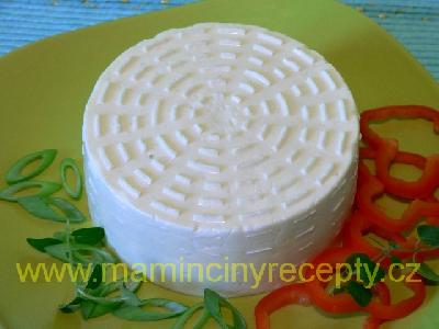 Čerstvý lisovaný sýr