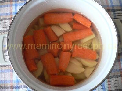 Šťouchané mrkvové brambory