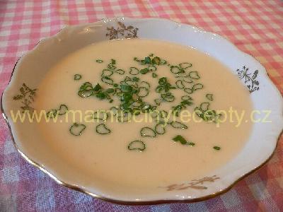 Jemná česneková polévka