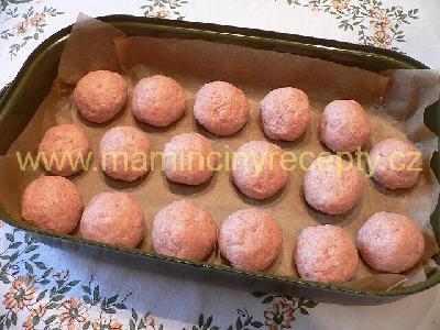 Masové koule s pečenými bramborami