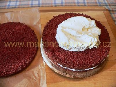 Červený samet (Red Velvet Cake)