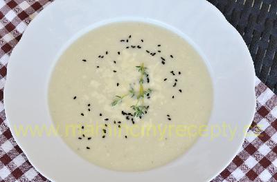 Květákovo-sýrová polévka