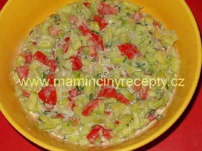 Indický okurkový salát